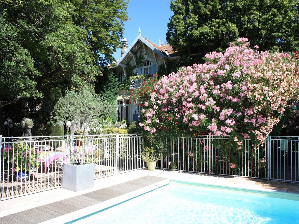 Hôtel le Chalet Fleuri Saint-Rémy-de-Provence Extérieur photo