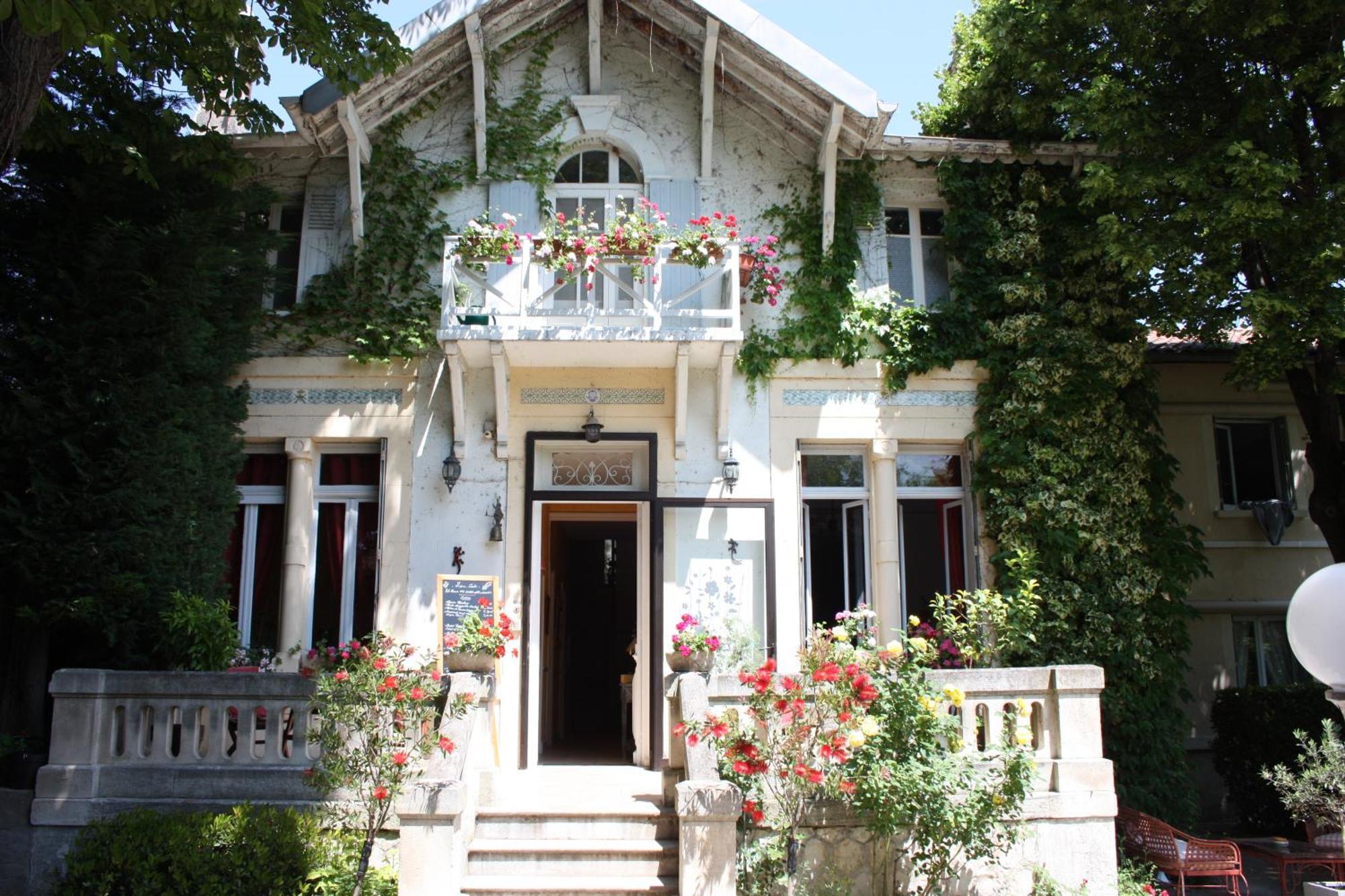 Hôtel le Chalet Fleuri Saint-Rémy-de-Provence Extérieur photo