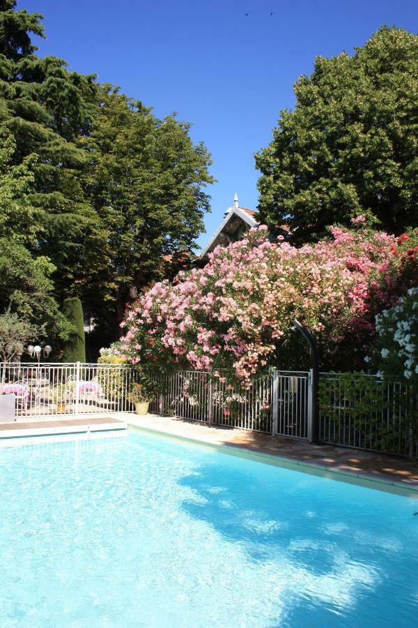 Hôtel le Chalet Fleuri Saint-Rémy-de-Provence Extérieur photo